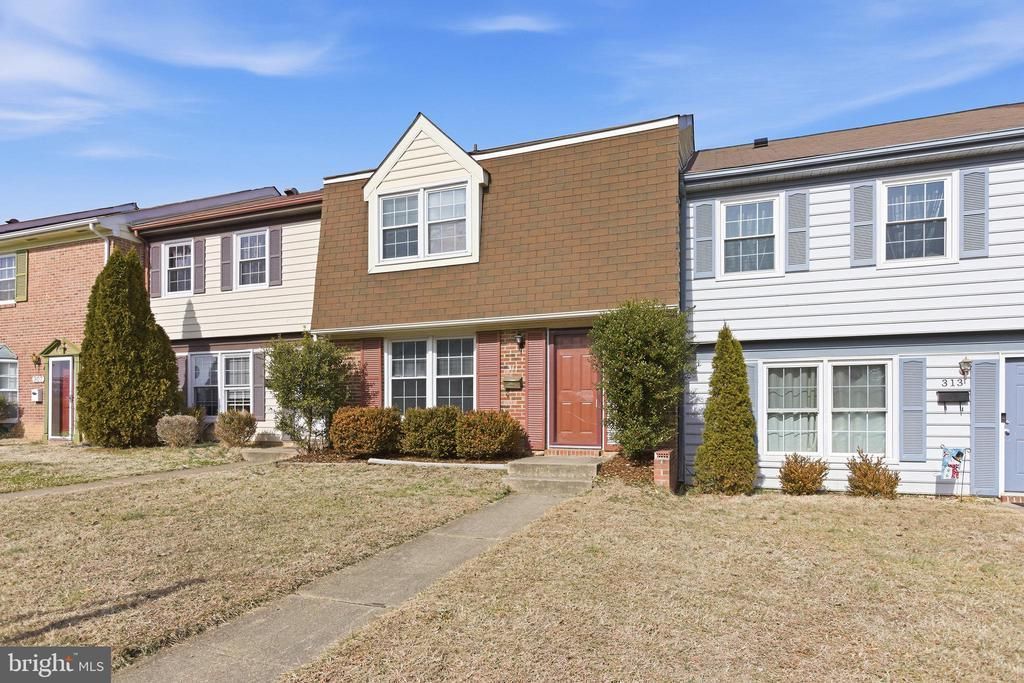 311 Clay Street, Fredericksburg, VA 22408 Main Photo