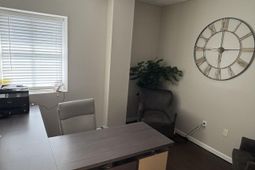 2612 Larch Lane photo 4