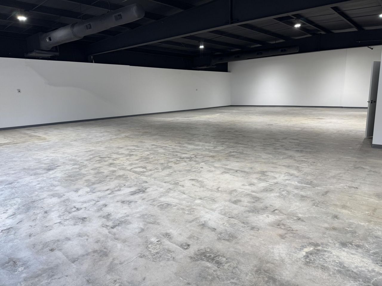 5780 Dorchester Road  Photo 4