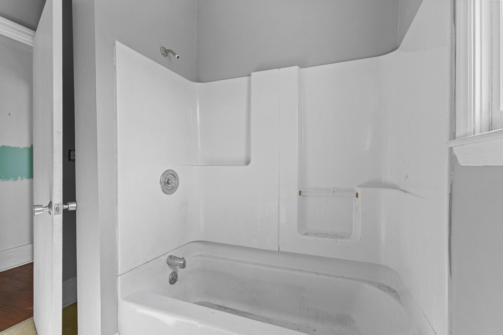 311 Heatley Street Photo 19