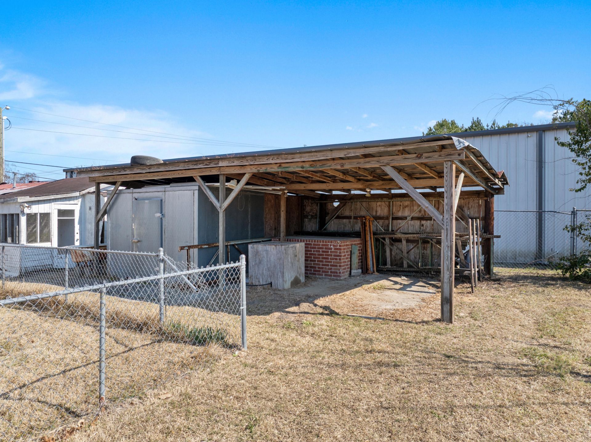 311 Heatley Street Photo 24
