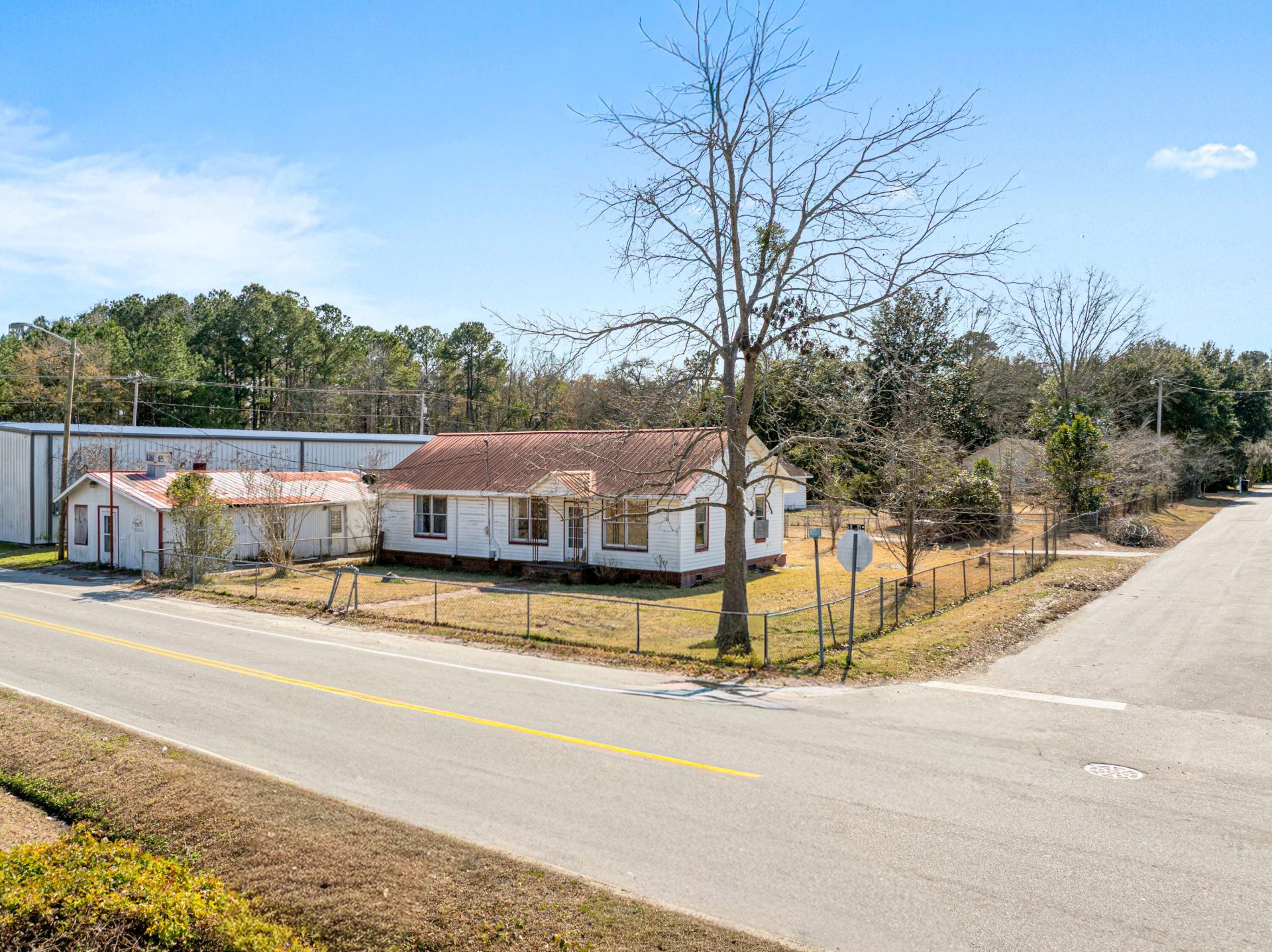311 Heatley Street Photo 5