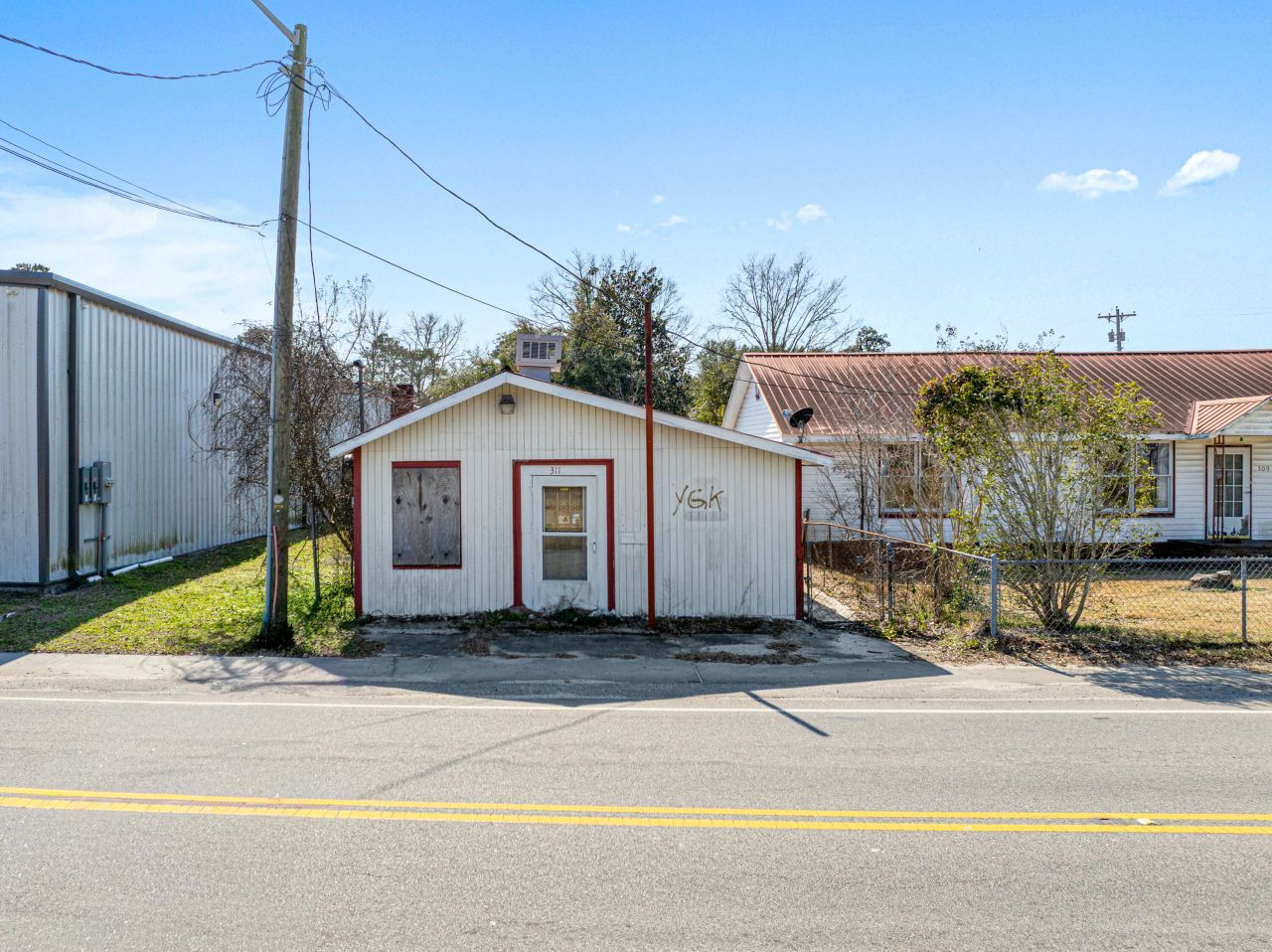 311 Heatley Street Photo 6