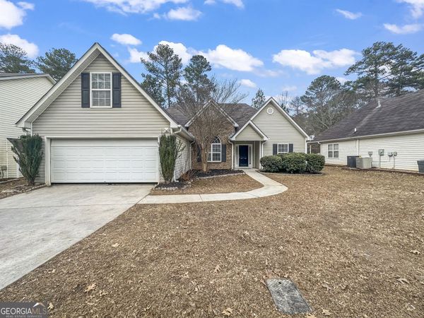 1395 Stephens Pond View, Loganville, GA 30052