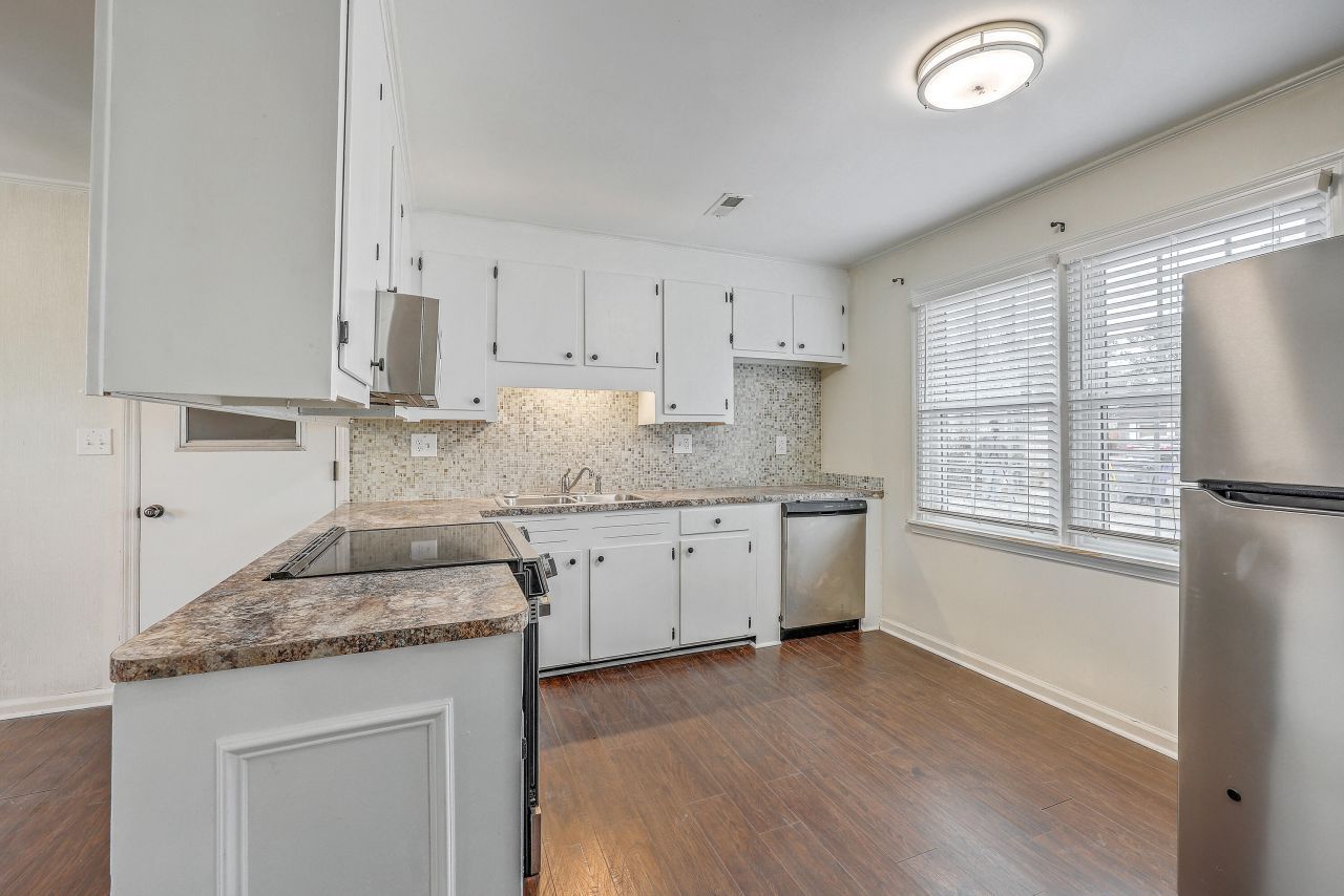 7645 Knollwood Drive Photo 11