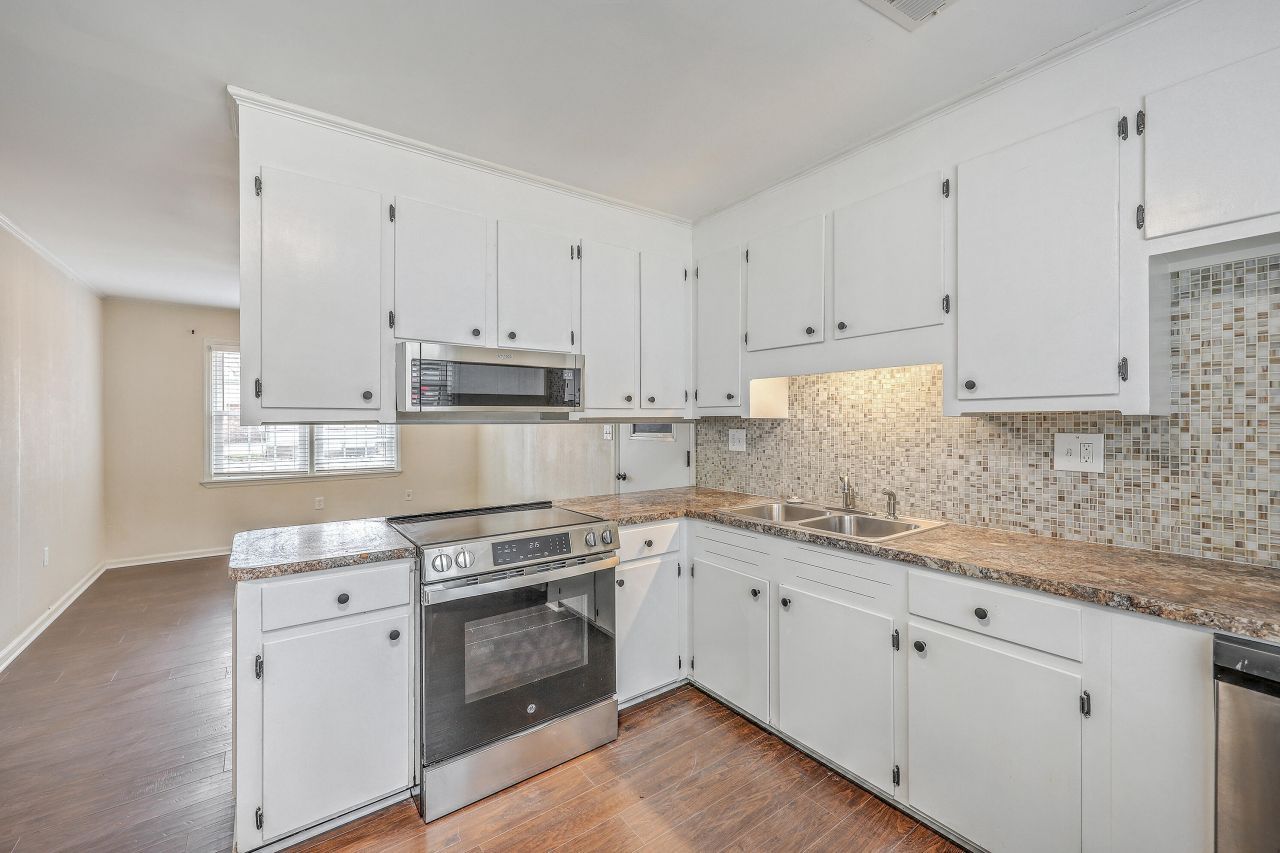 7645 Knollwood Drive Photo 14