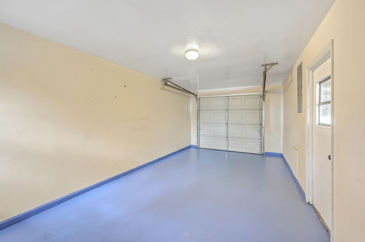 7645 Knollwood Drive Photo 20