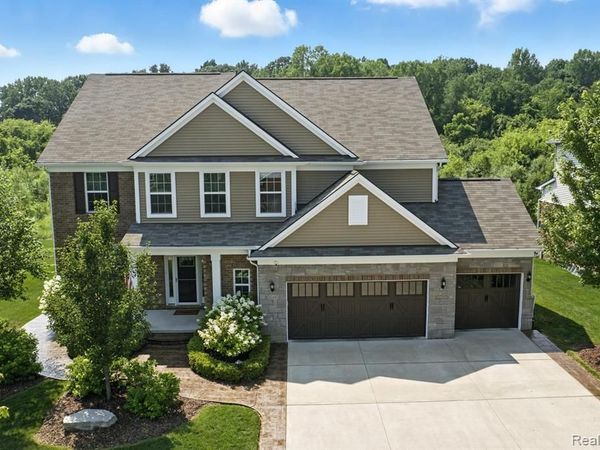 2066 Findley Circle, Orion Twp, MI 48360