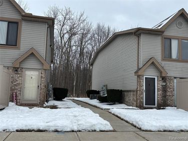 50413 Bay Run S, Chesterfield Twp, MI 48047
