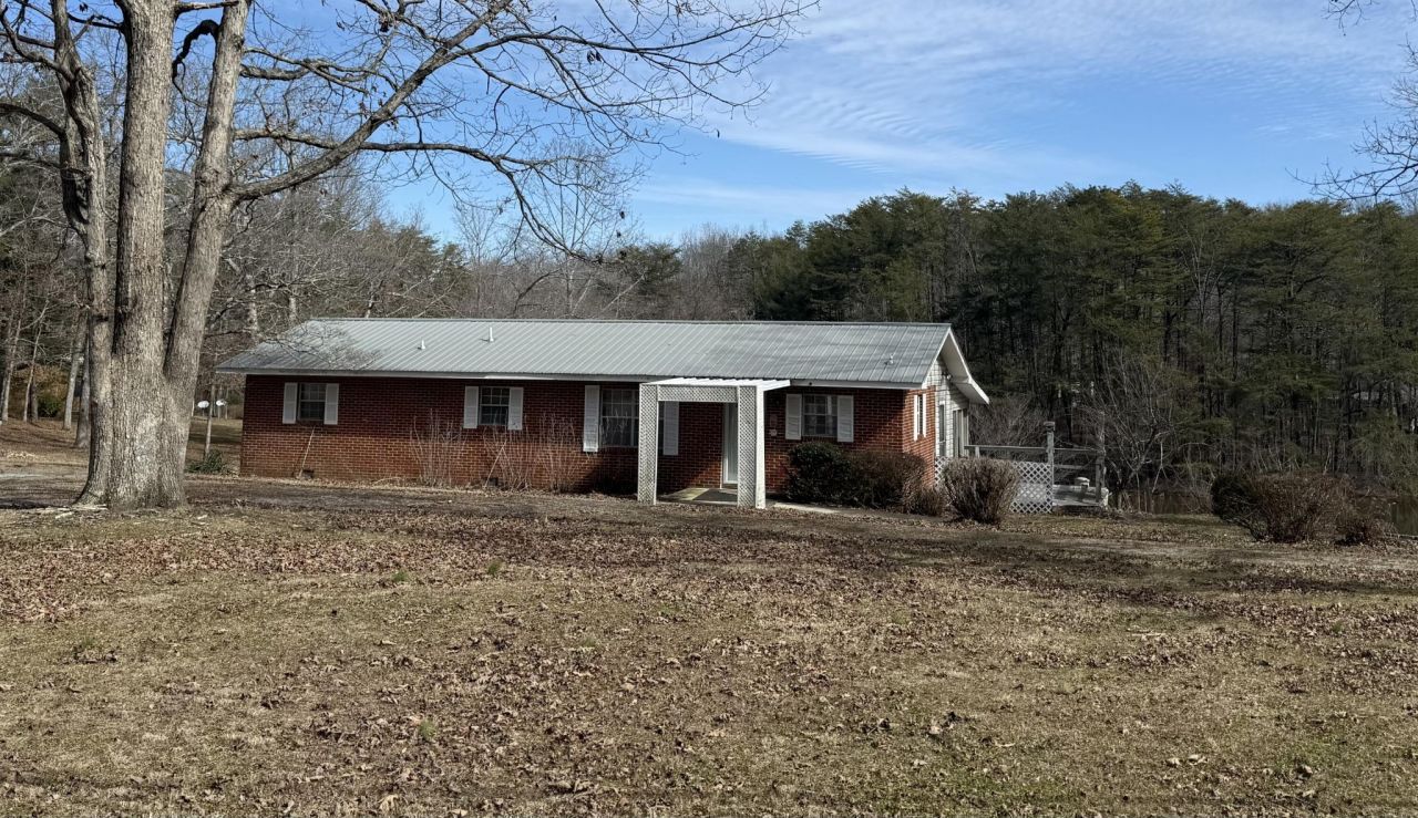 115 Lake Shore Drive Pikeville, TN 37367