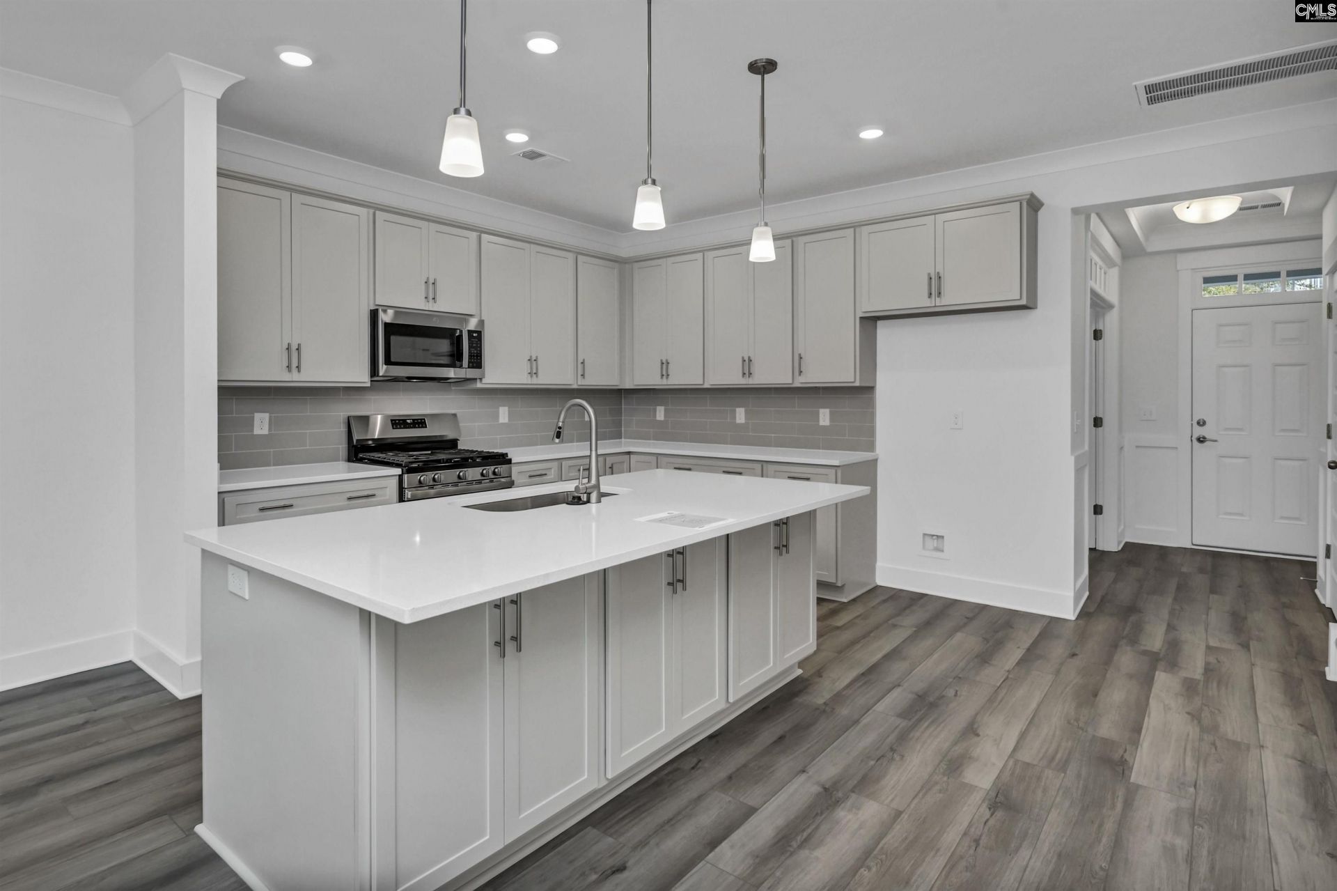 506 Adelaide Court Photo 11