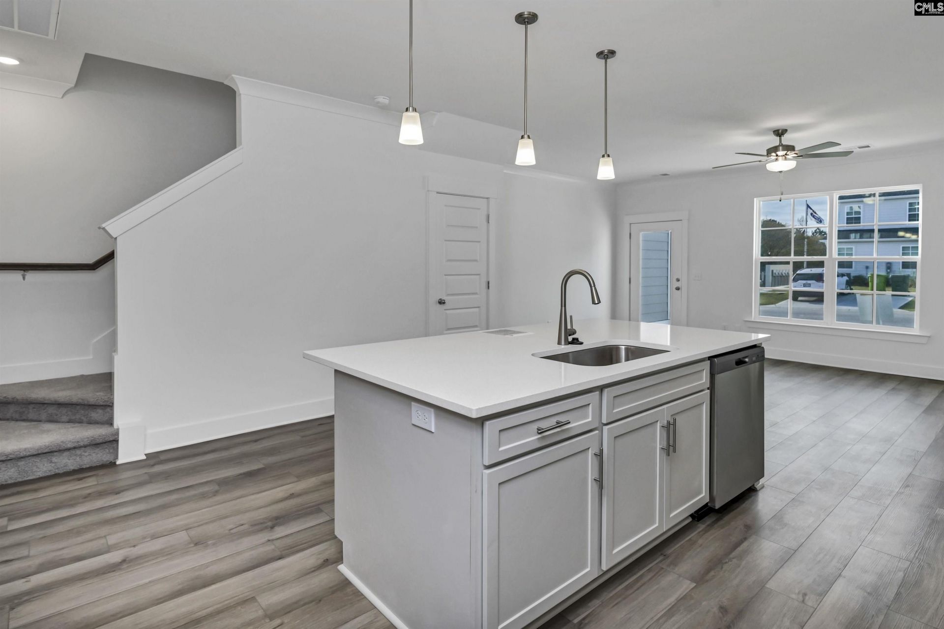 506 Adelaide Court Photo 13