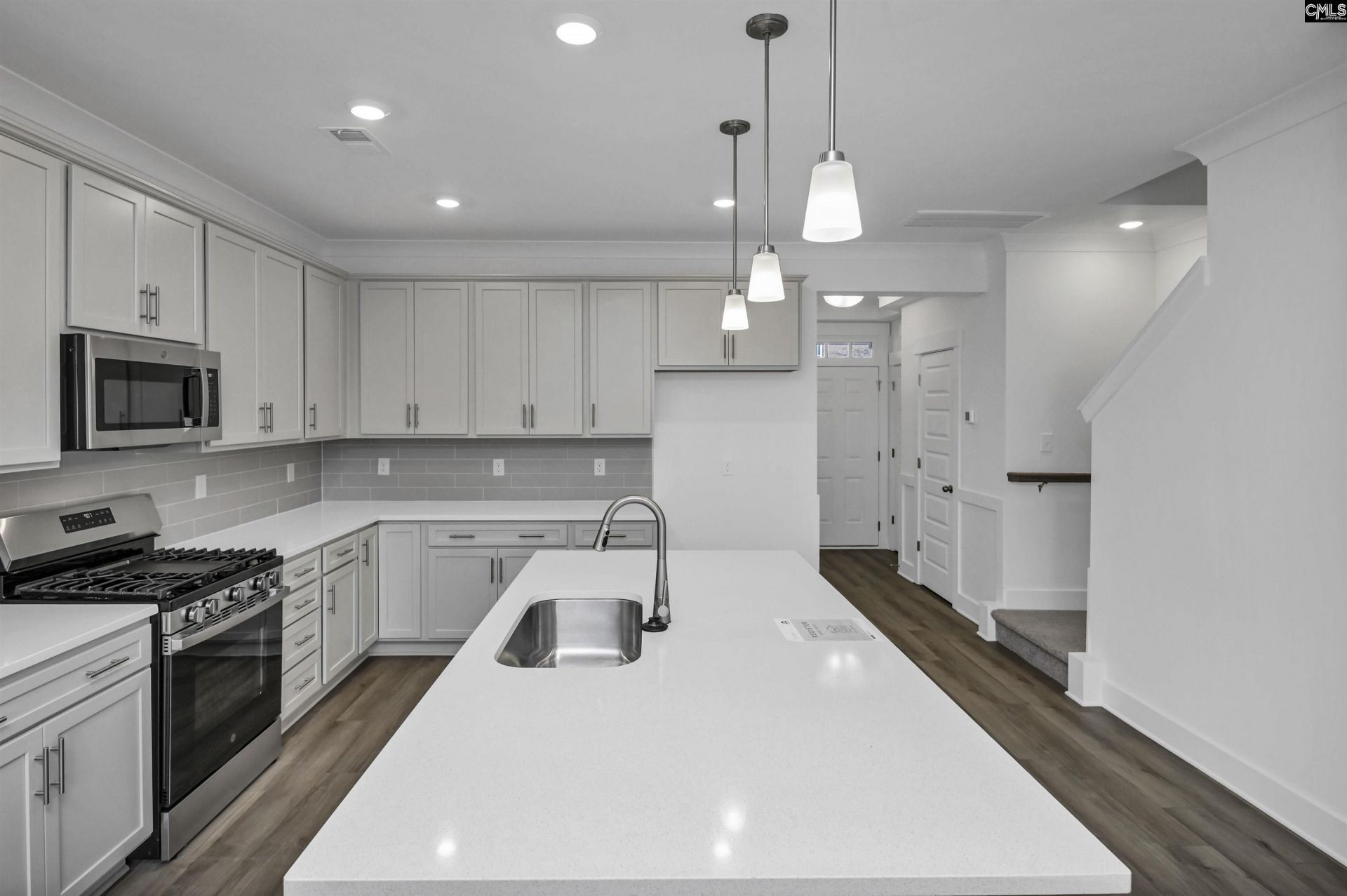 506 Adelaide Court Photo 14