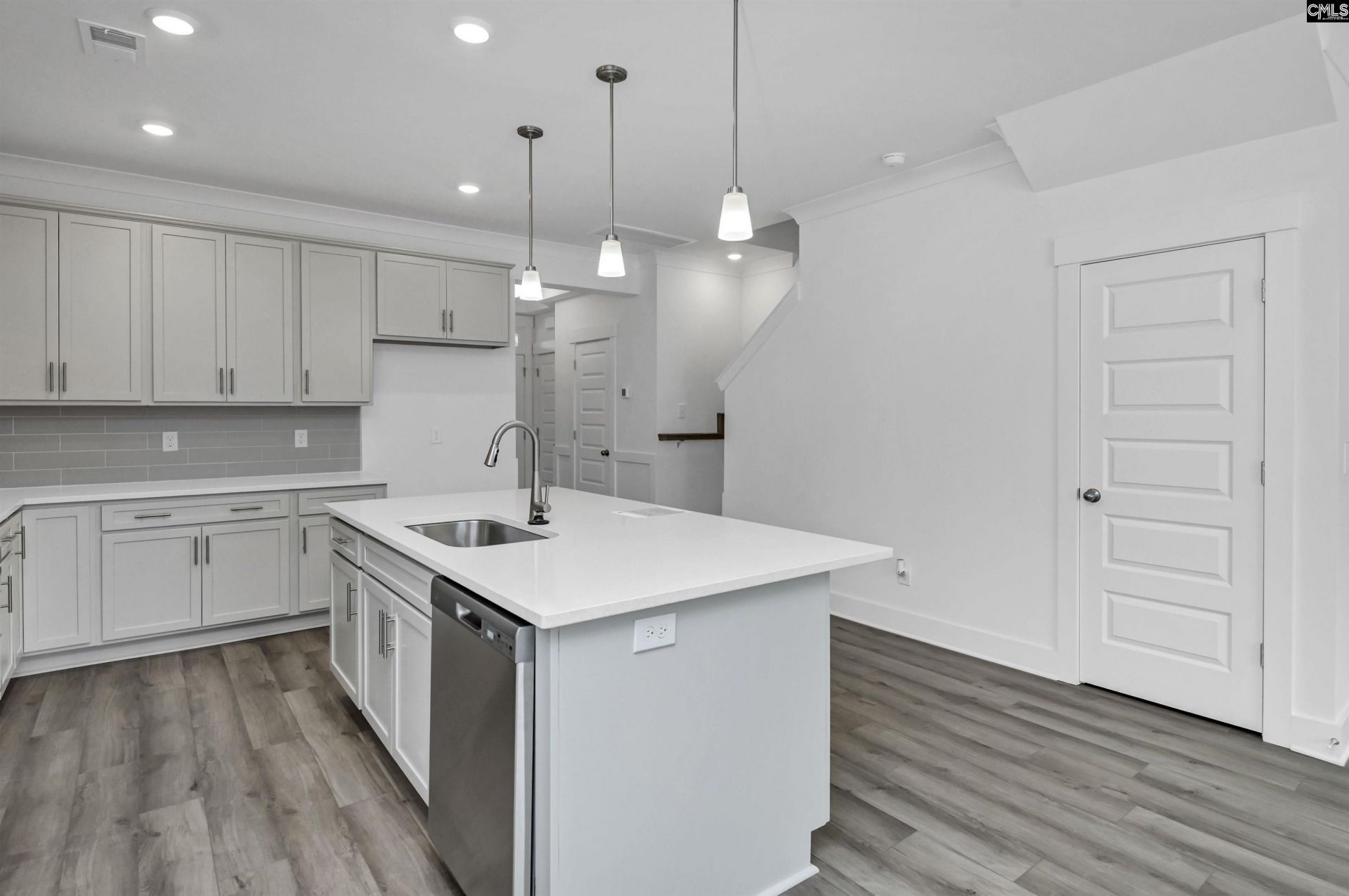 506 Adelaide Court Photo 15