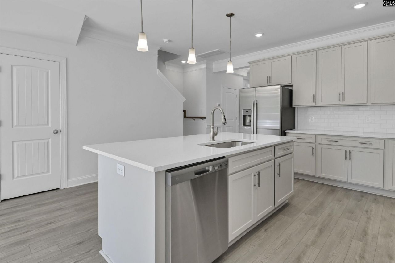 506 Adelaide Court Photo 15