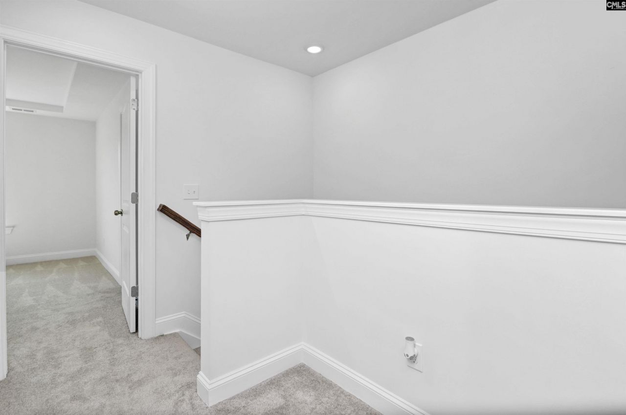 506 Adelaide Court Photo 17