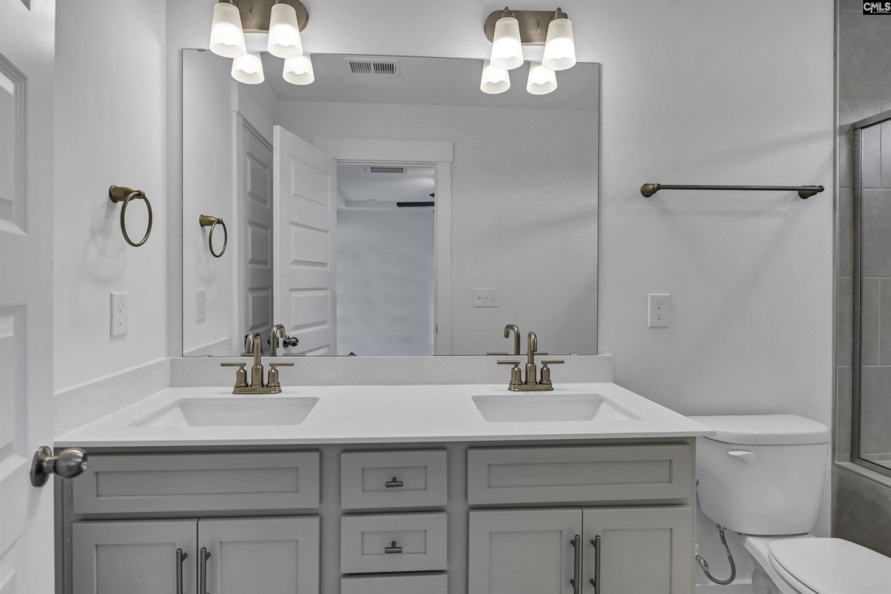 506 Adelaide Court Photo 25