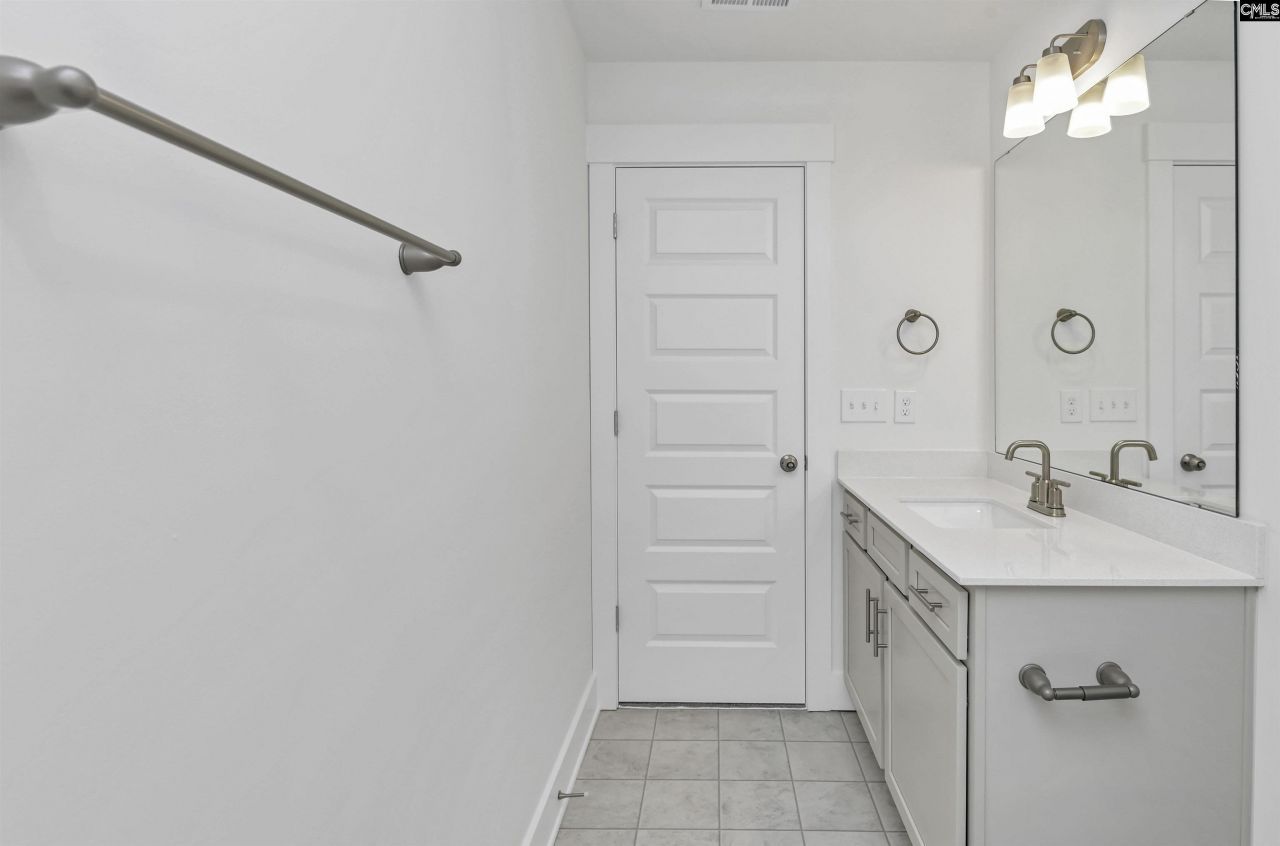 506 Adelaide Court Photo 32