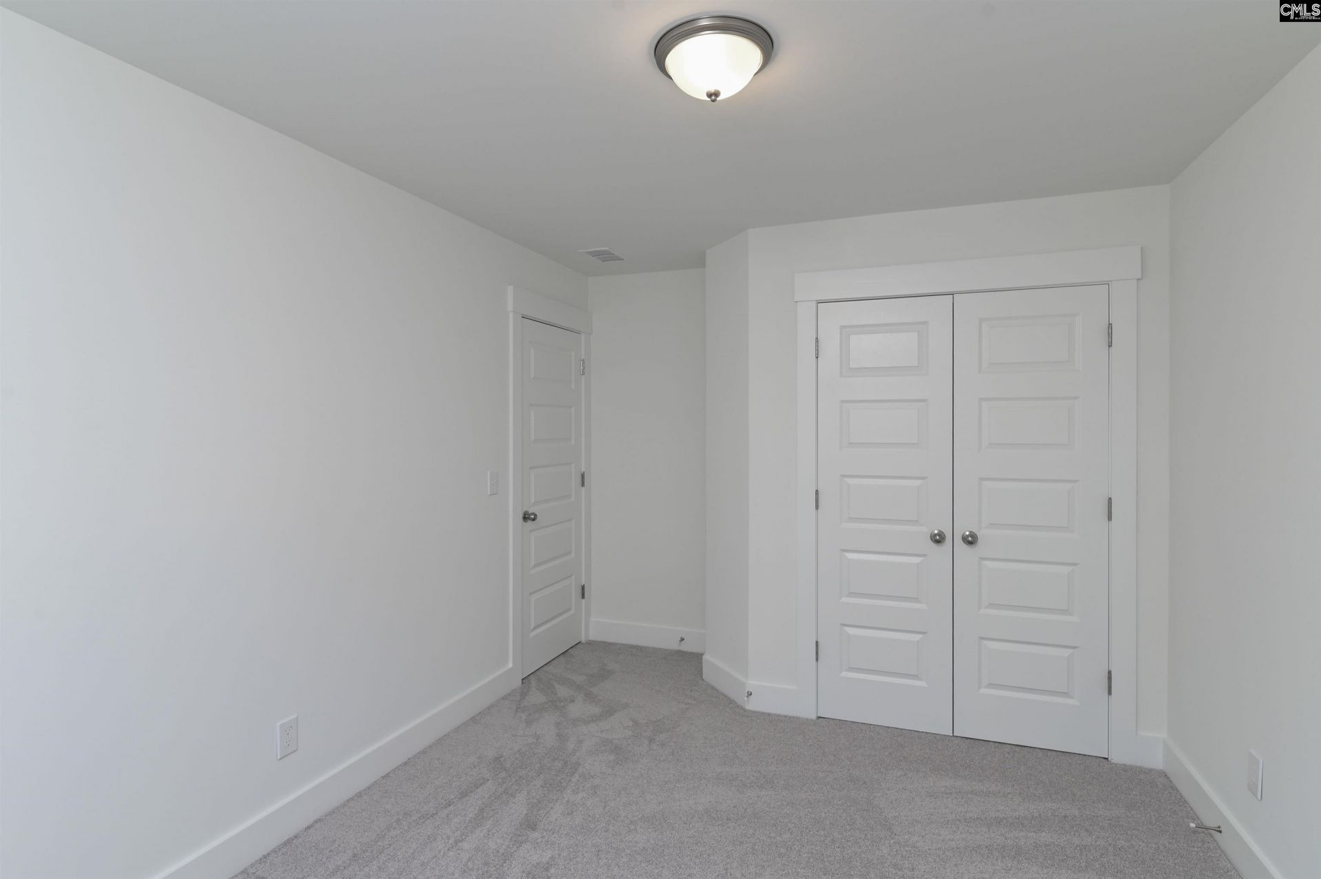506 Adelaide Court Photo 33