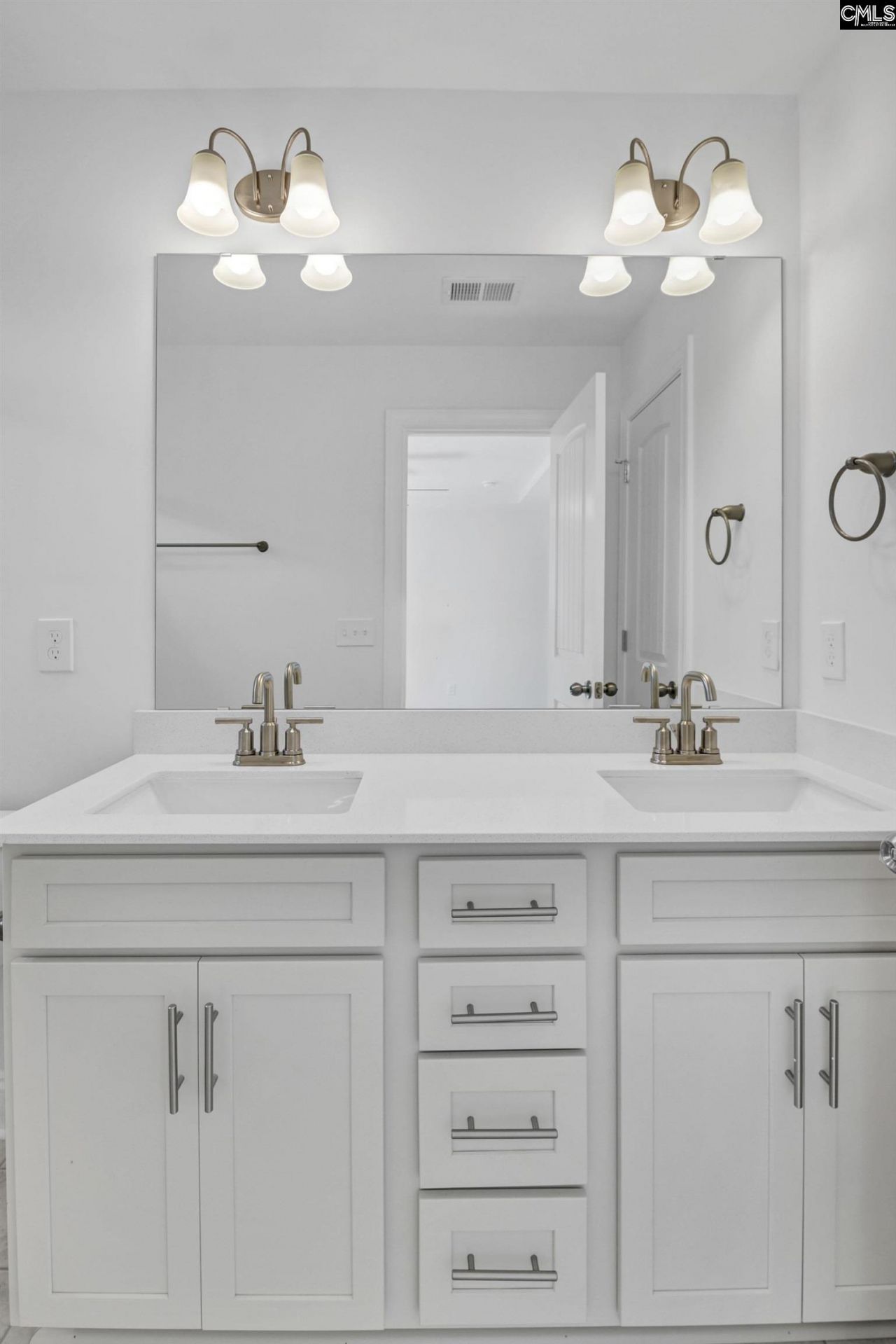 504 Adelaide Court Photo 20