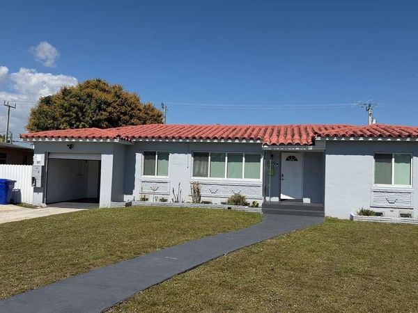 2815 Van Buren, Hollywood, FL 33020