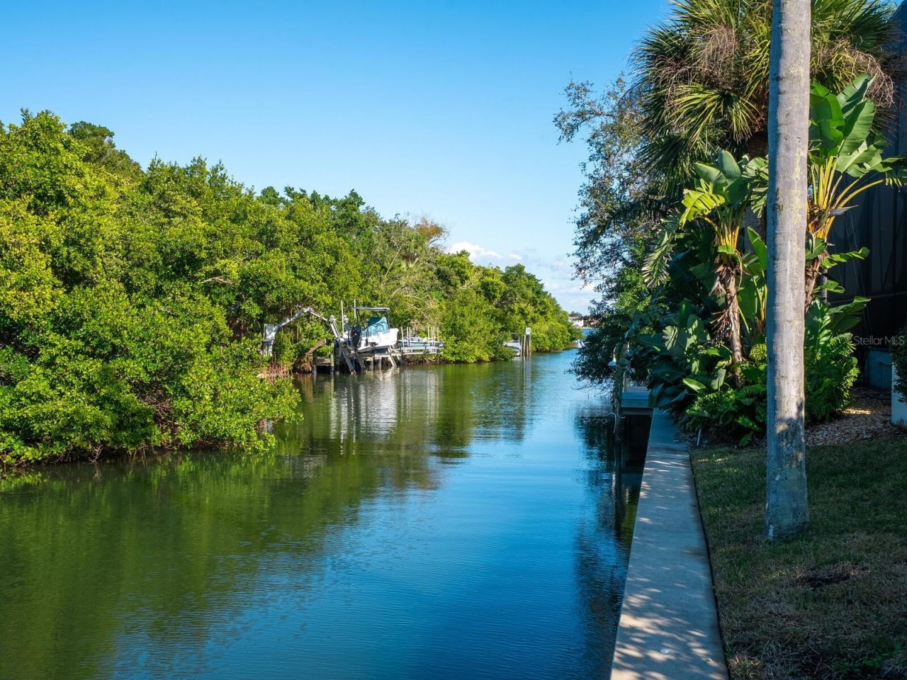 6934 Belgrave Drive, Siesta Key, FL 34242 Photo