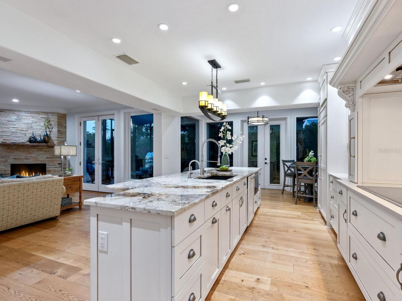 6934 Belgrave Drive, Siesta Key, FL 34242 Photo