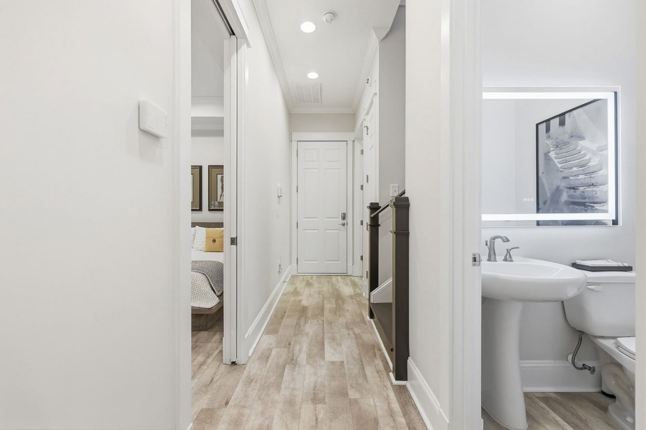 866 Farrow Pkwy. Photo 13