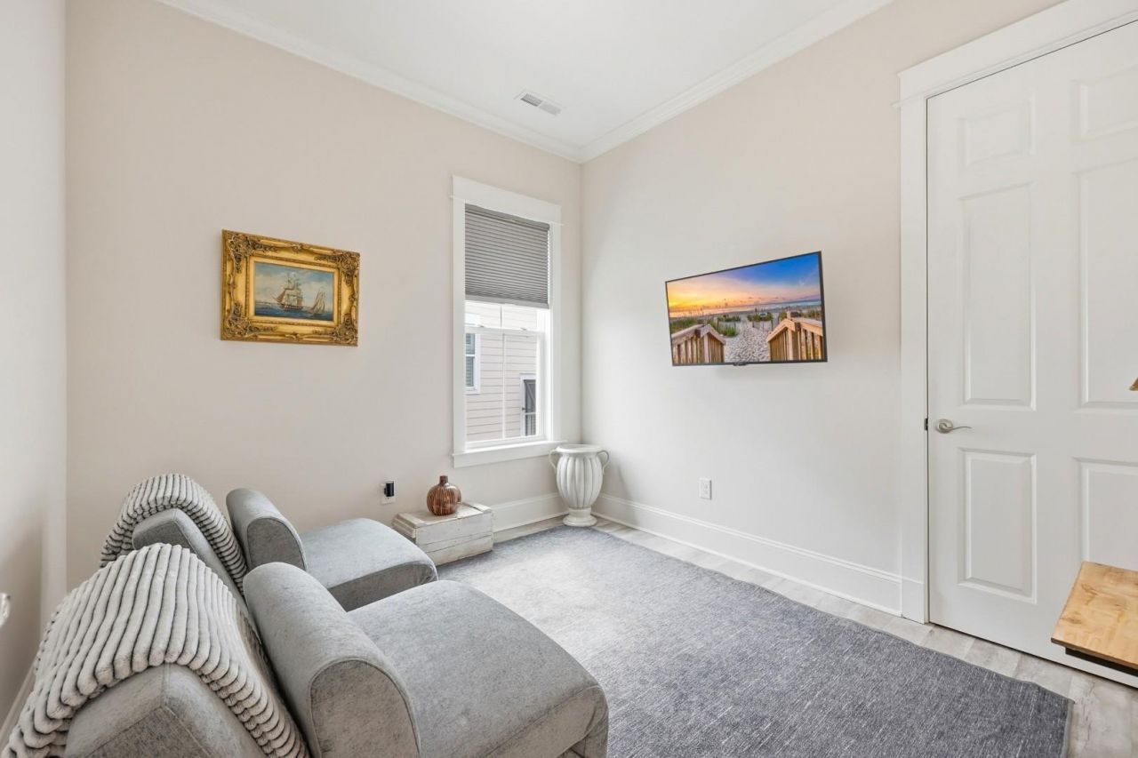 866 Farrow Pkwy. Photo 28