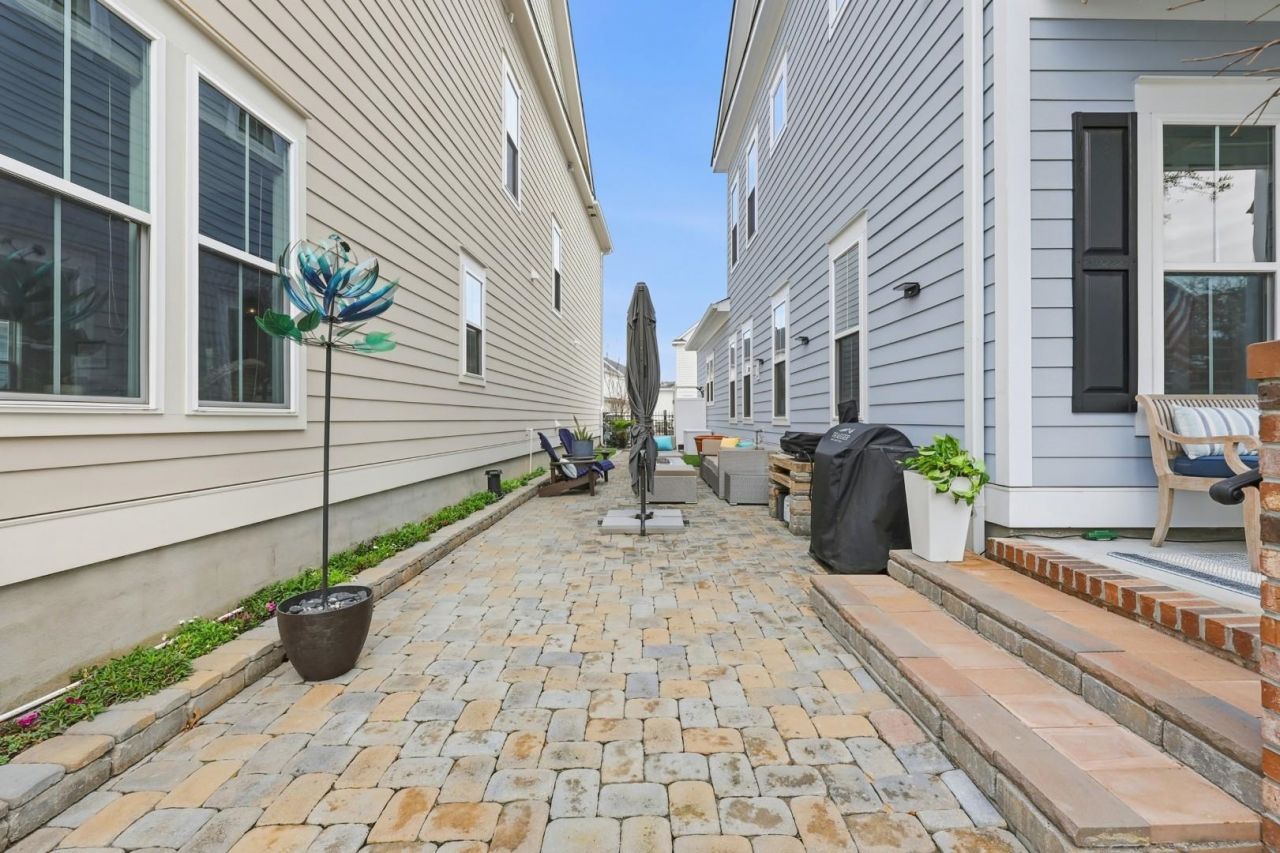 866 Farrow Pkwy. Photo 36