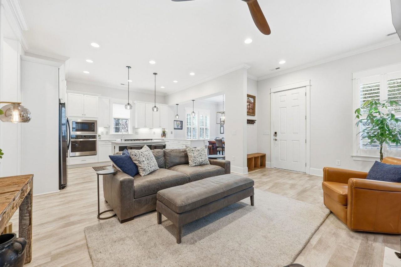 866 Farrow Pkwy. Photo 7