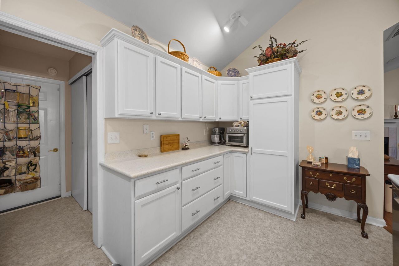 110 Ashley Villa Circle Photo 13