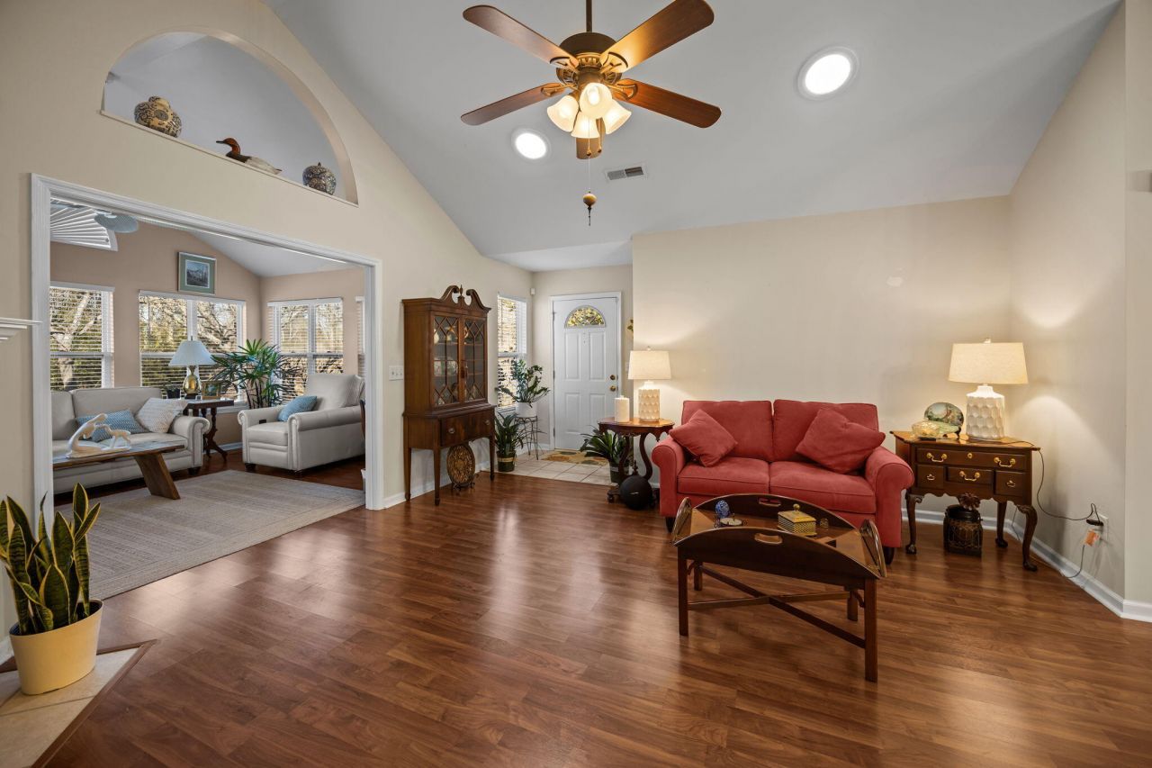 110 Ashley Villa Circle Photo 4