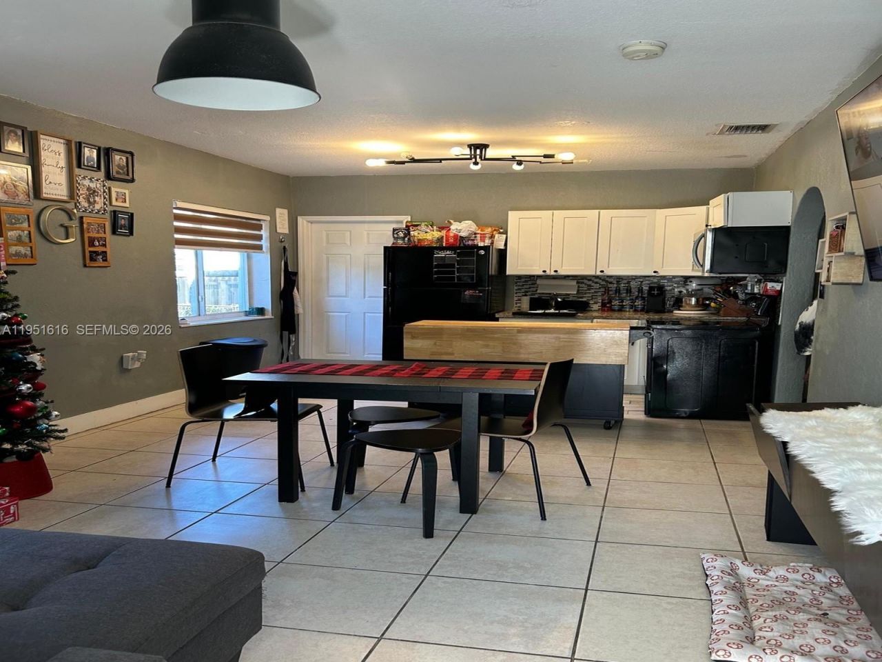 1537 NW 64th St, Miami, FL 33147 Photo