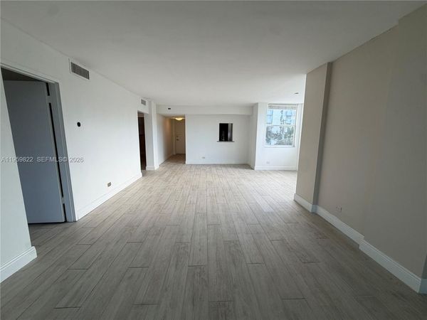3660 NE 166th St, Unit 301 +40' D, North Miami Beach, FL 33160