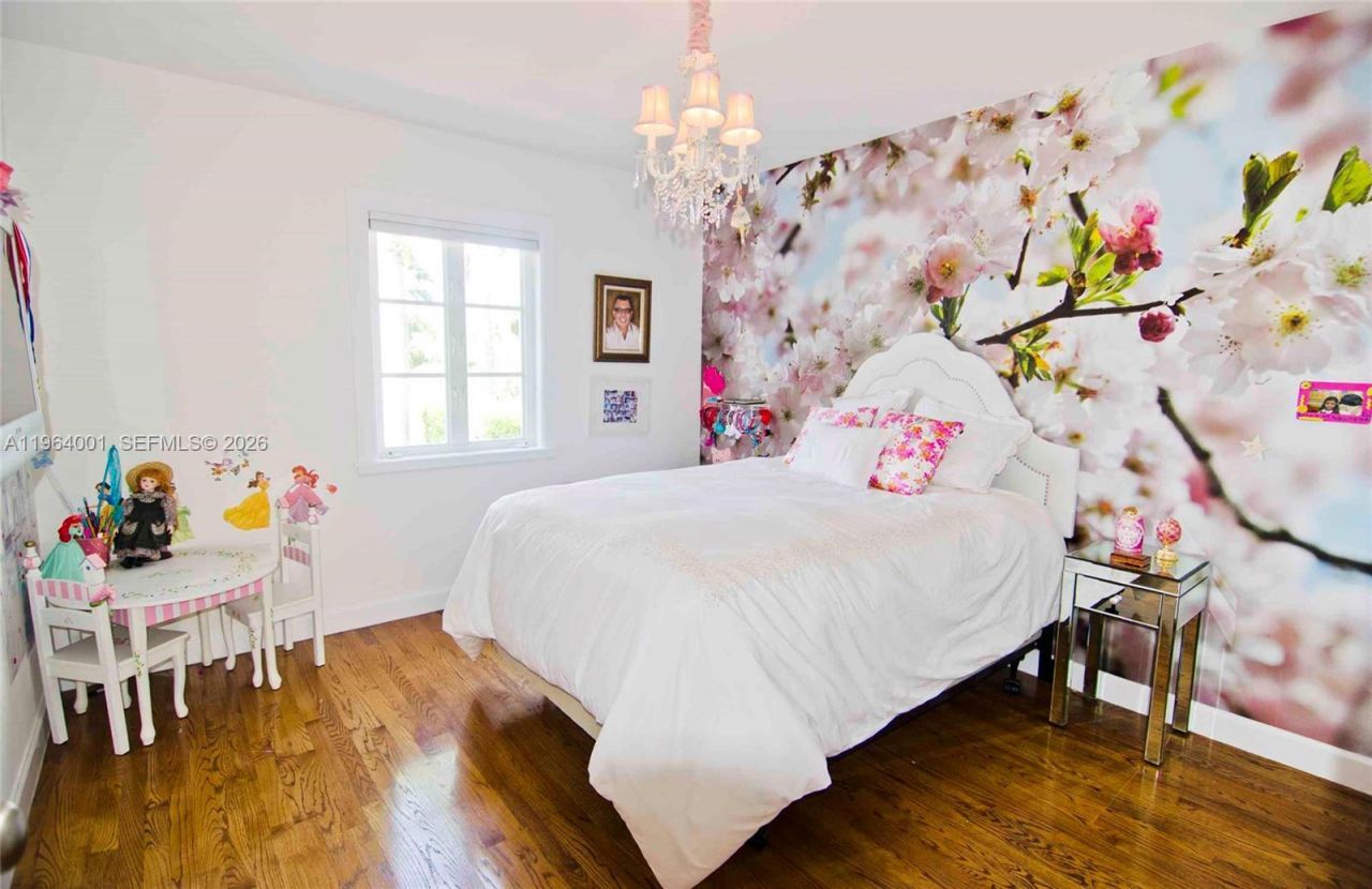 5711 N Bay Rd, Miami Beach, FL 33140 Photo