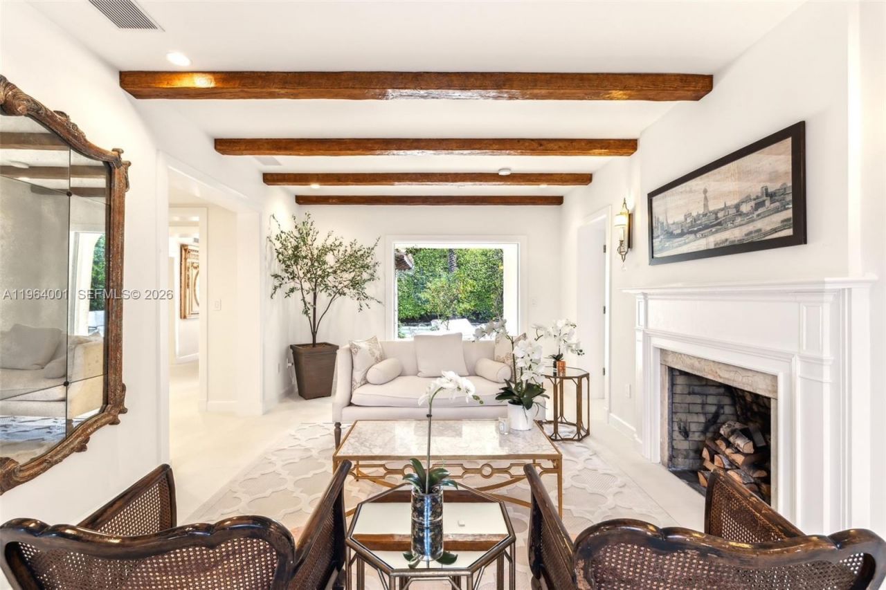 5711 N Bay Rd, Miami Beach, FL 33140 Photo