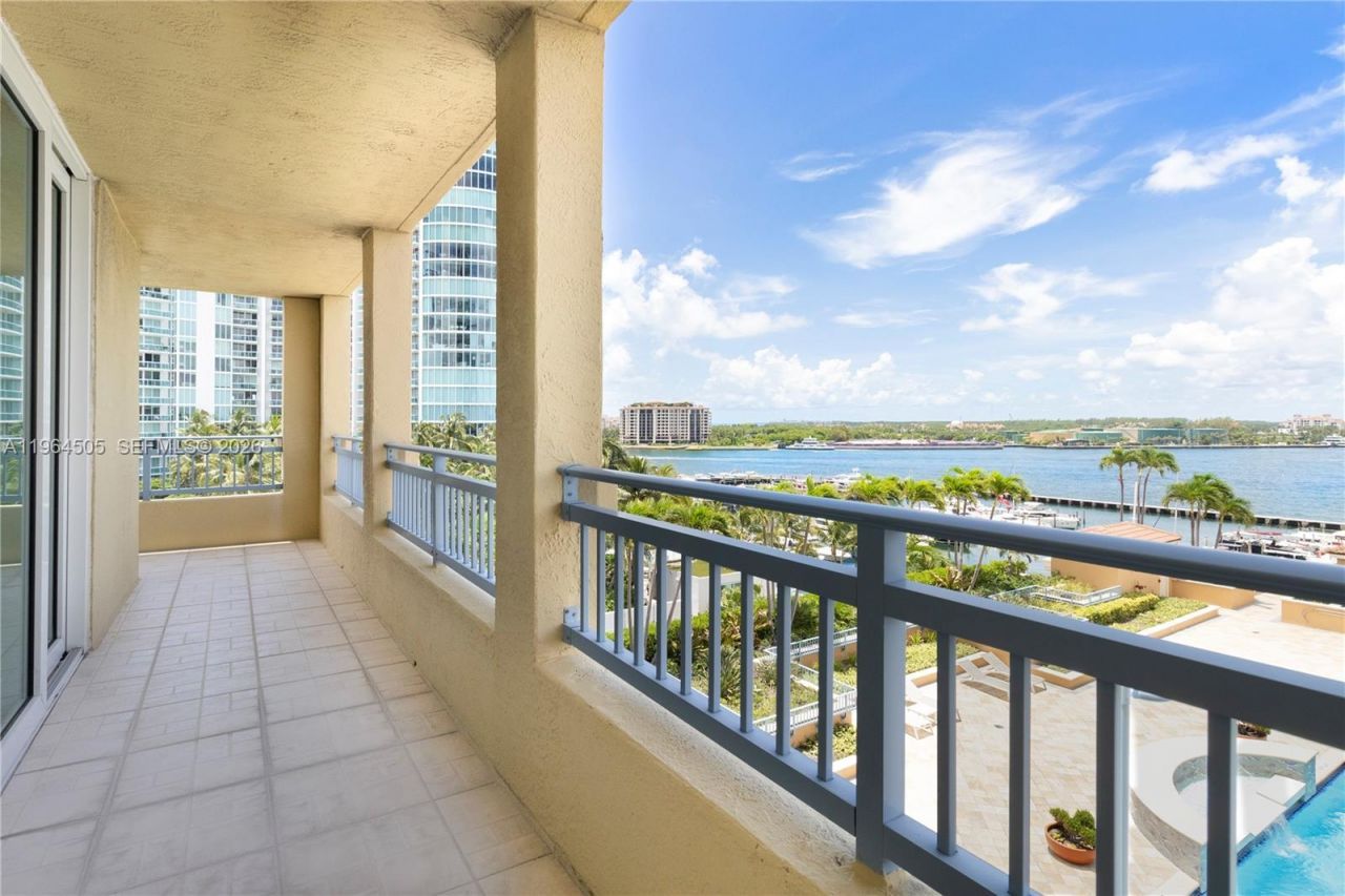90 Alton Rd, Unit 902, Miami Beach, FL 33139 Photo