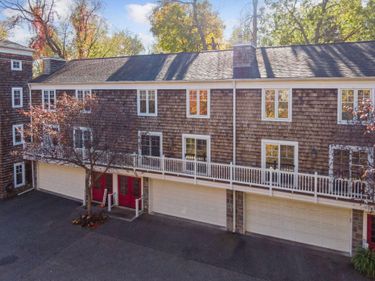 204 Central Avenue S, Wayzata, MN 55391