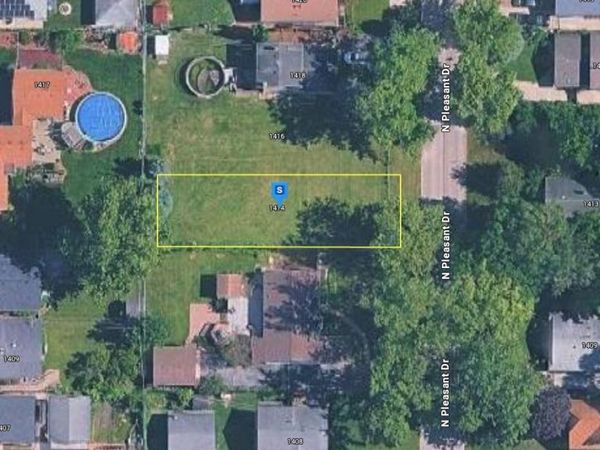 1414 N Pleasant Drive, Round Lake Beach, IL 60073