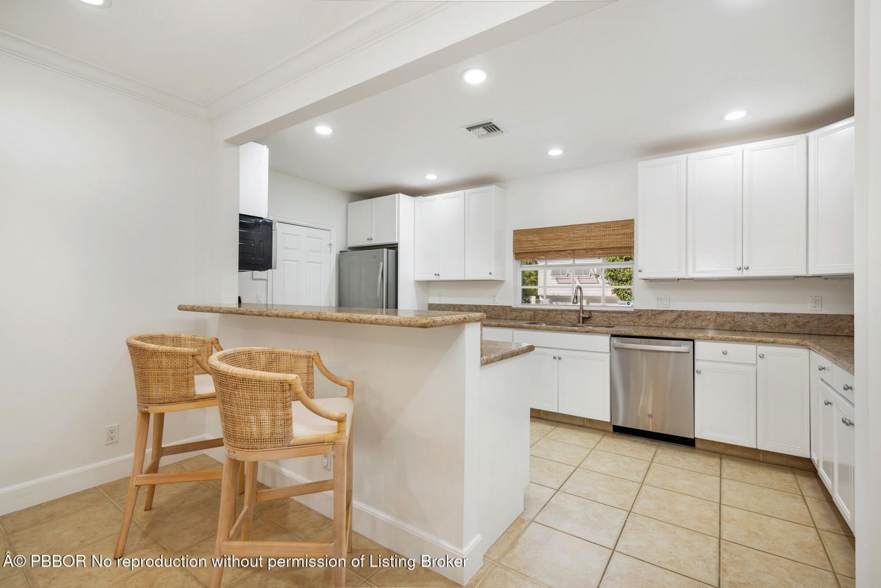 230 Osceola Way, Palm Beach, FL 33480 Photo