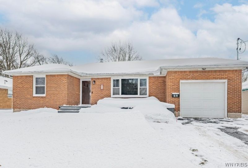 72 Outwater Drive, Lockport, NY 14094 Main Photo