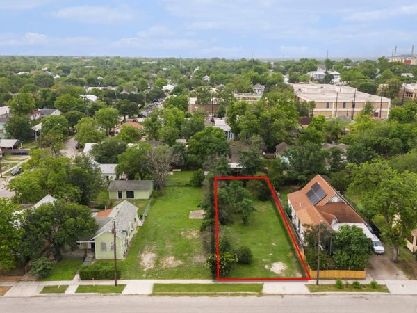 620 Sherman, San Antonio, TX 78202