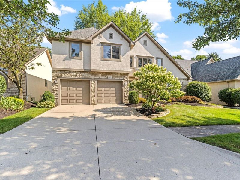 962 Augusta Glen Drive, Columbus, OH 43235 Photo 1