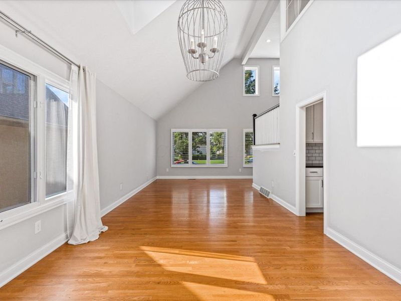 962 Augusta Glen Drive, Columbus, OH 43235 Photo 4