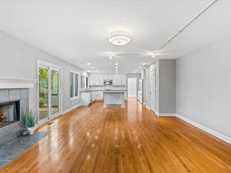 962 Augusta Glen Drive, Columbus, OH 43235 Photo 6