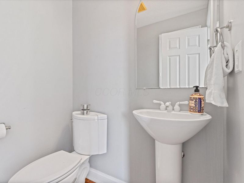 962 Augusta Glen Drive, Columbus, OH 43235 Photo 9