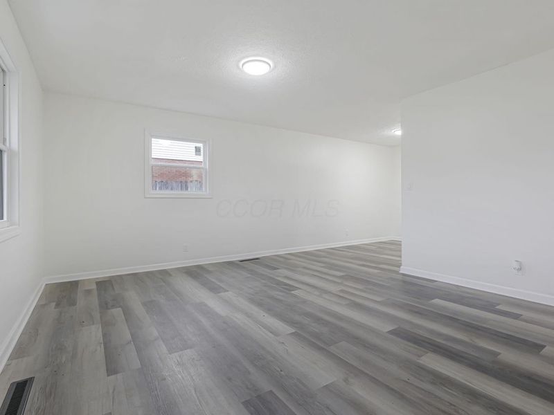 3860 Evanston Road, Columbus, OH 43232 Photo 5