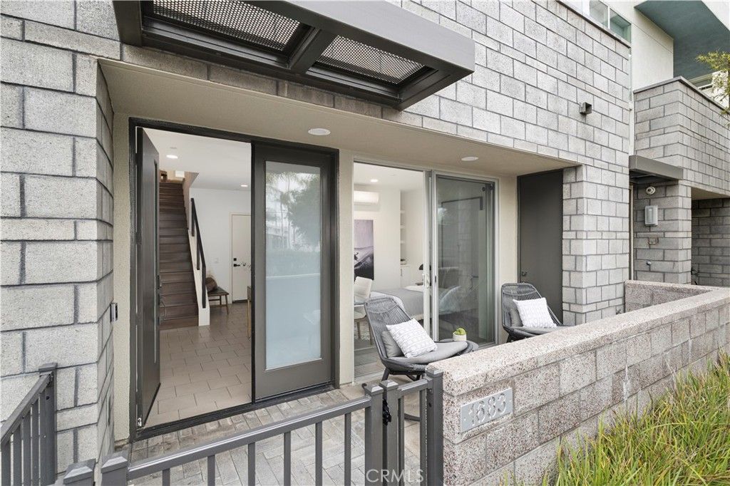 1683 Superior, Costa Mesa, CA 92627 Main Photo