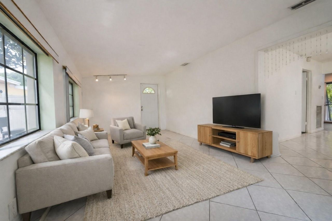 2064 E Carol Circle, West Palm Beach, FL 33415 Photo